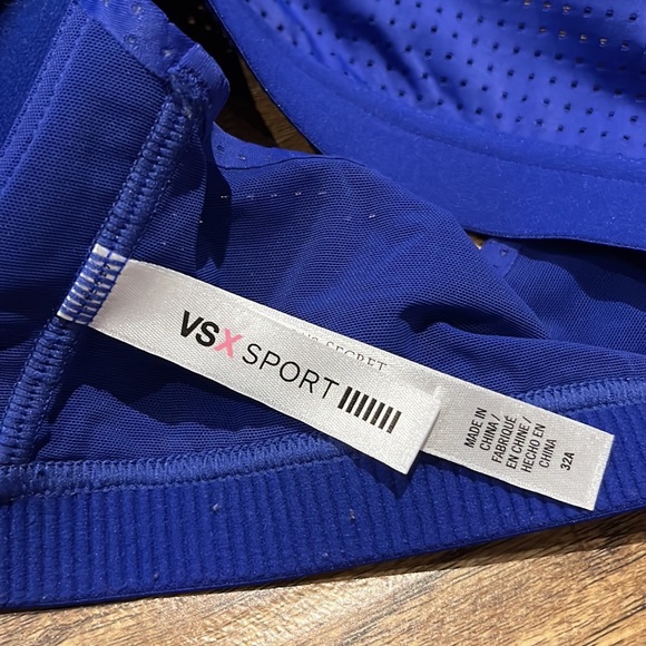 Victoria’s Secret Sport Royal blue strappy padded sports bra - Picture 6 of 10